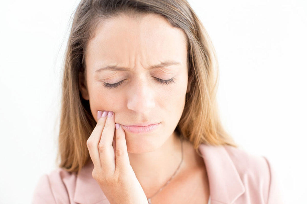 nicolin-stress-mal-di-denti